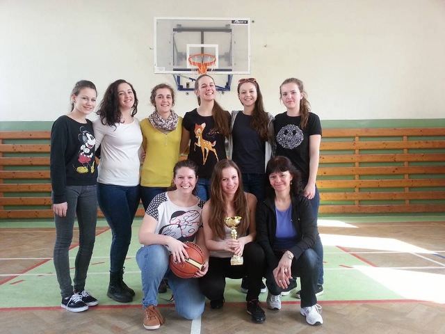 BASKETBALL